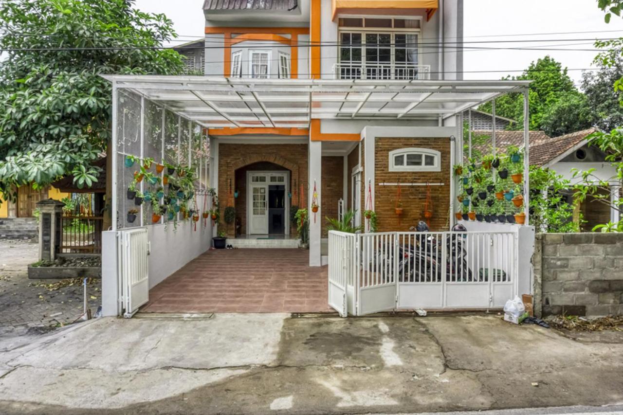 Reddoorz Near Sindu Kusuma Edupark 2 Hotel Cebongan Kültér fotó